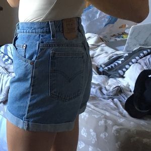 Vintage Levi’s 954 regular fit high wait short